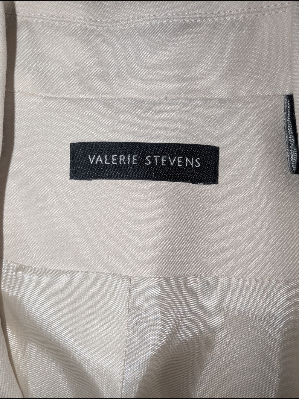 Valerie Stevens Cream Tailored Single-Breasted Blazer - Picture 2 of 3